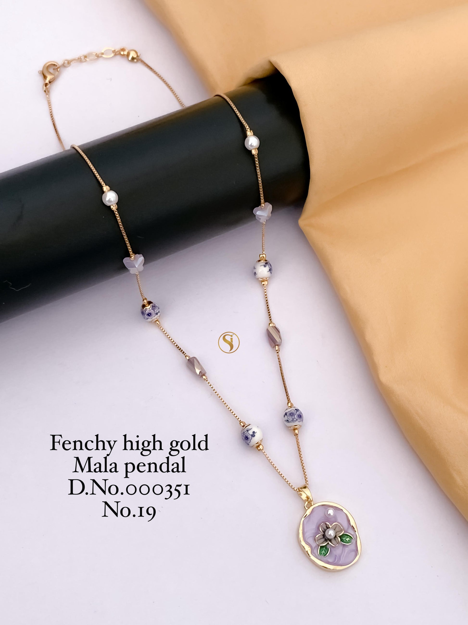 Fancy High Gold Mala Pendant_351