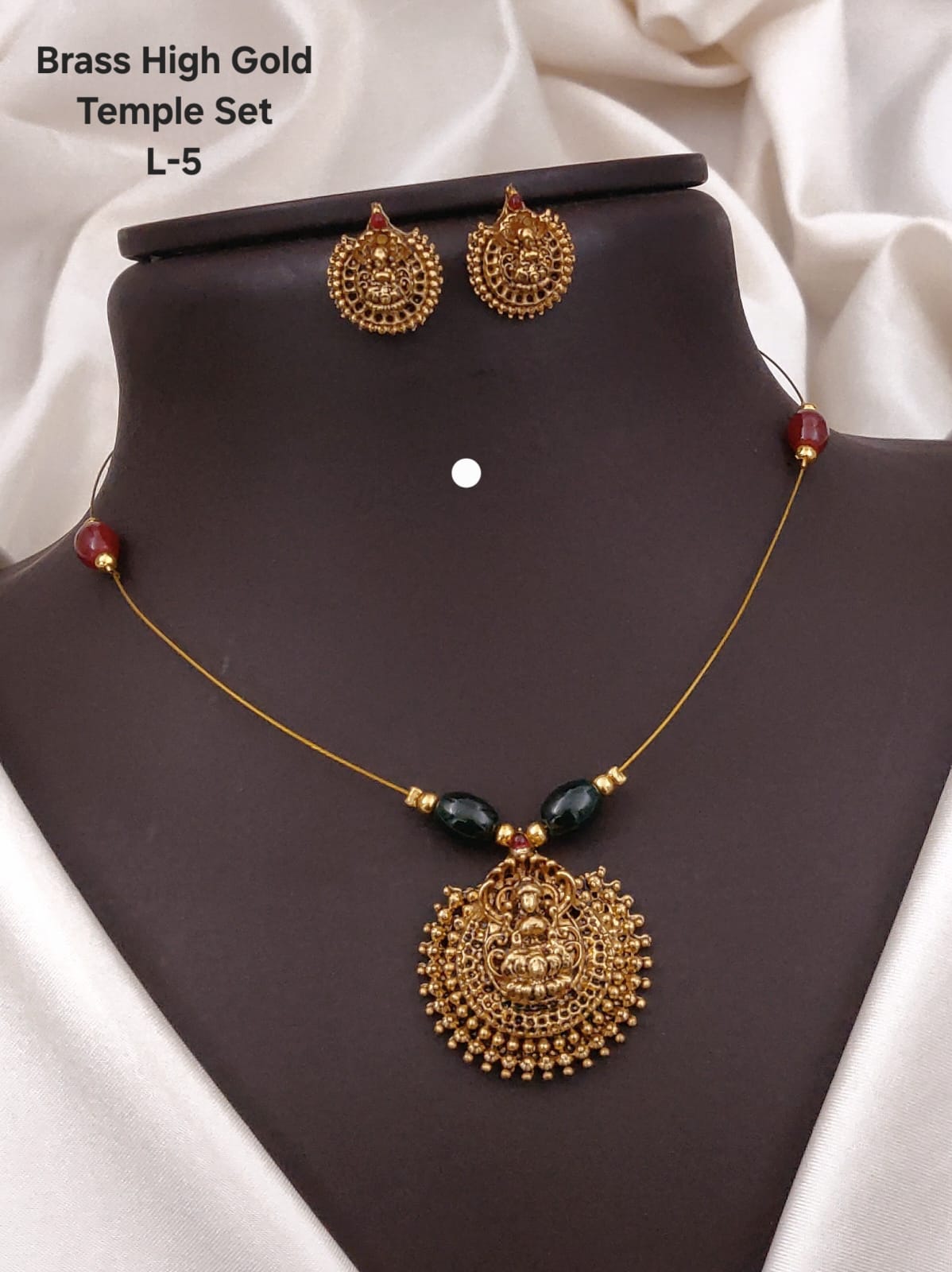 Devi necklace