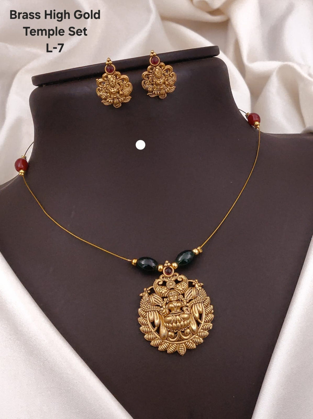 Devi necklace