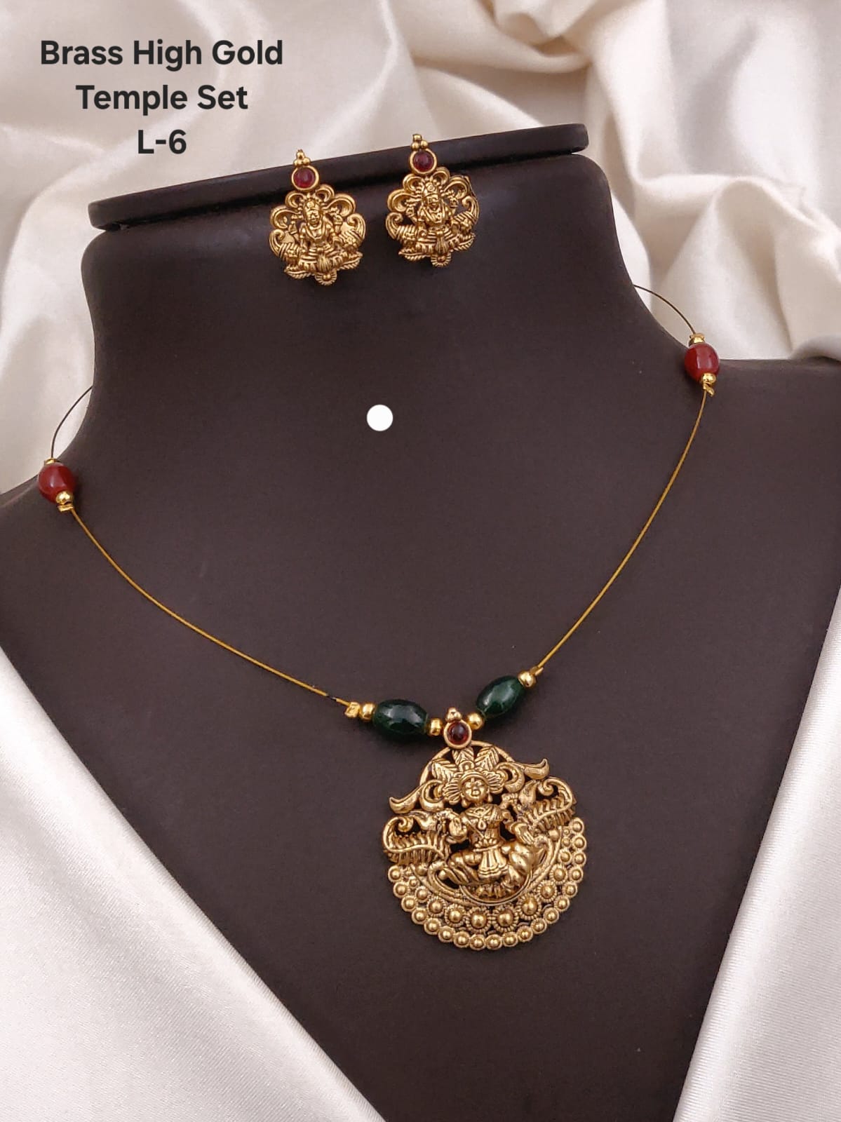 Devi necklace