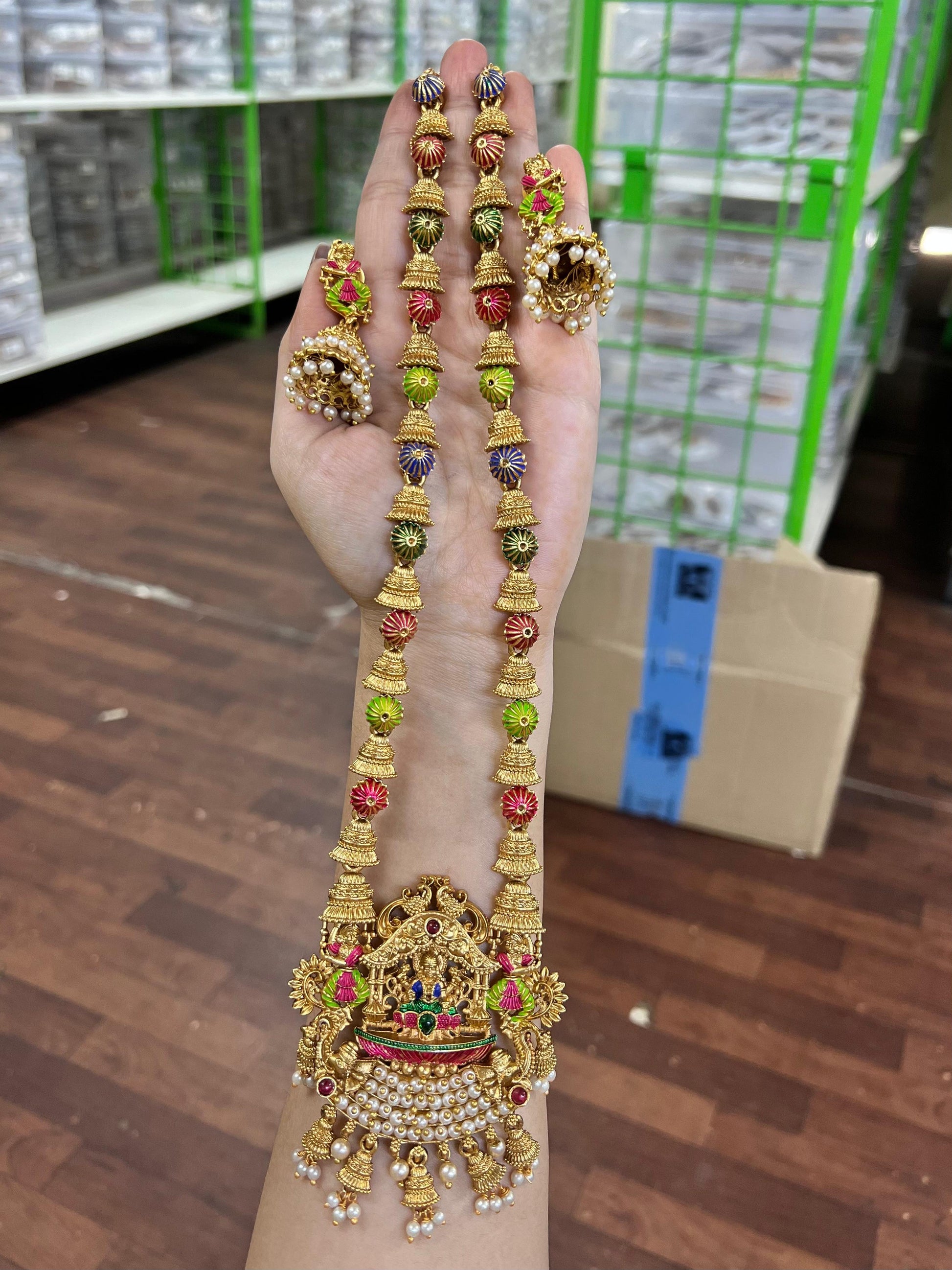 Traditional single patti saree mala