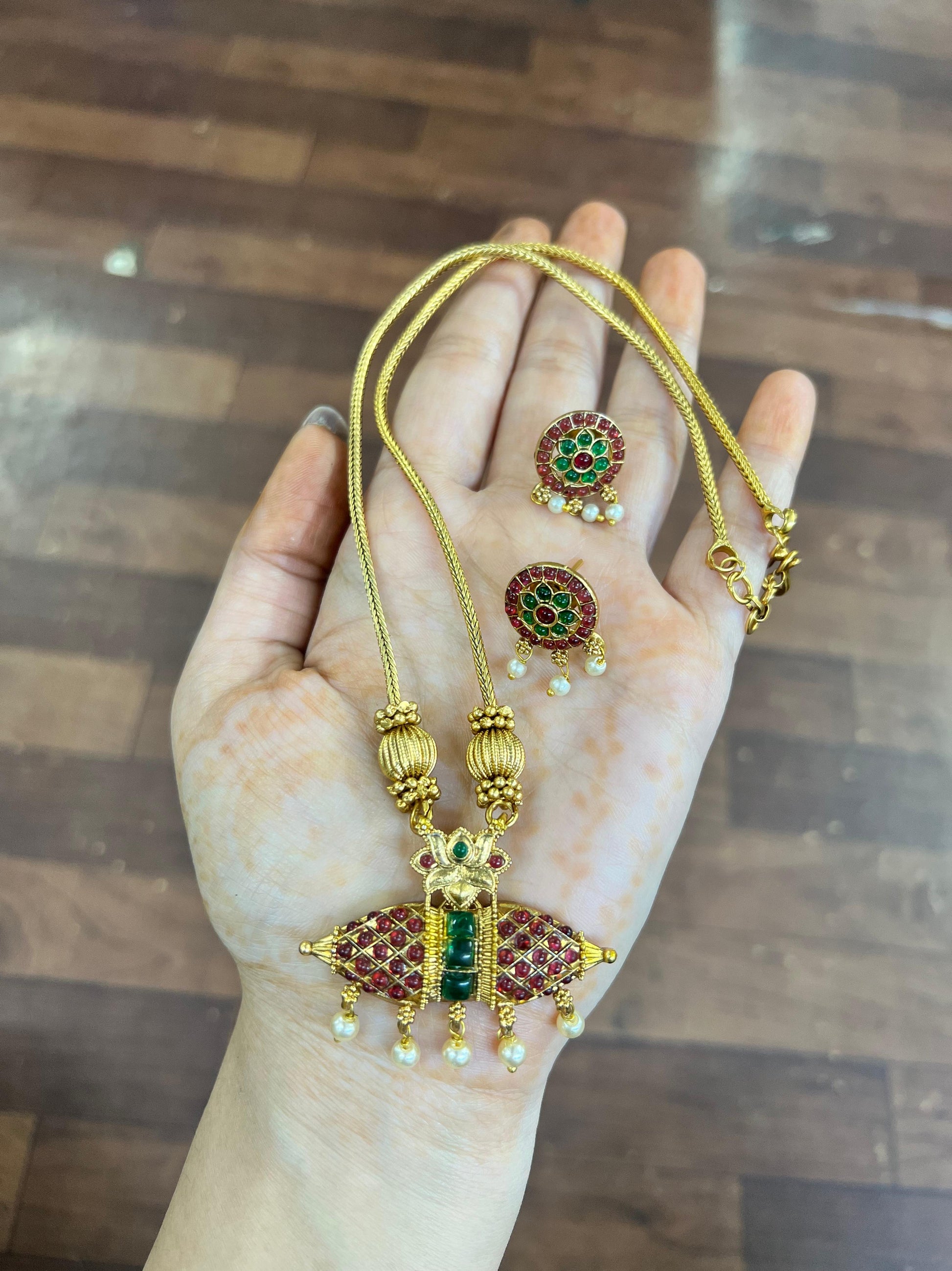 Traditional simple chain