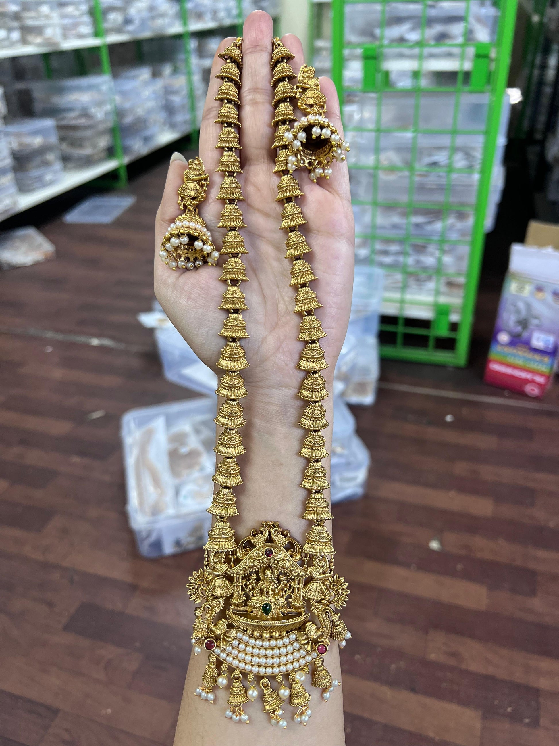 Long saree mala