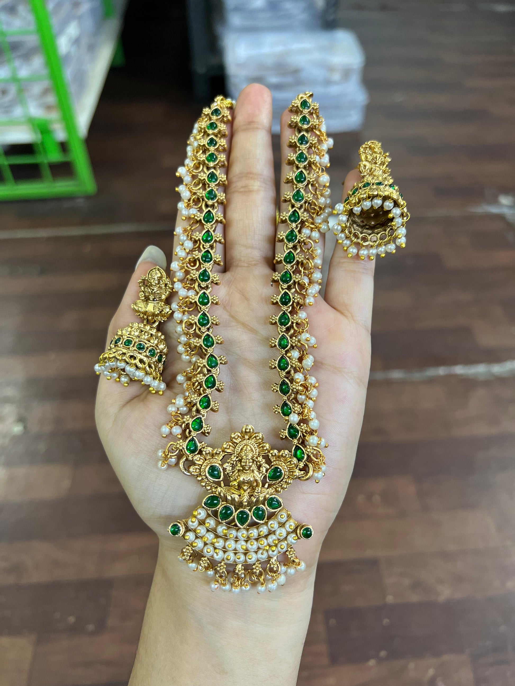 Long saree mala