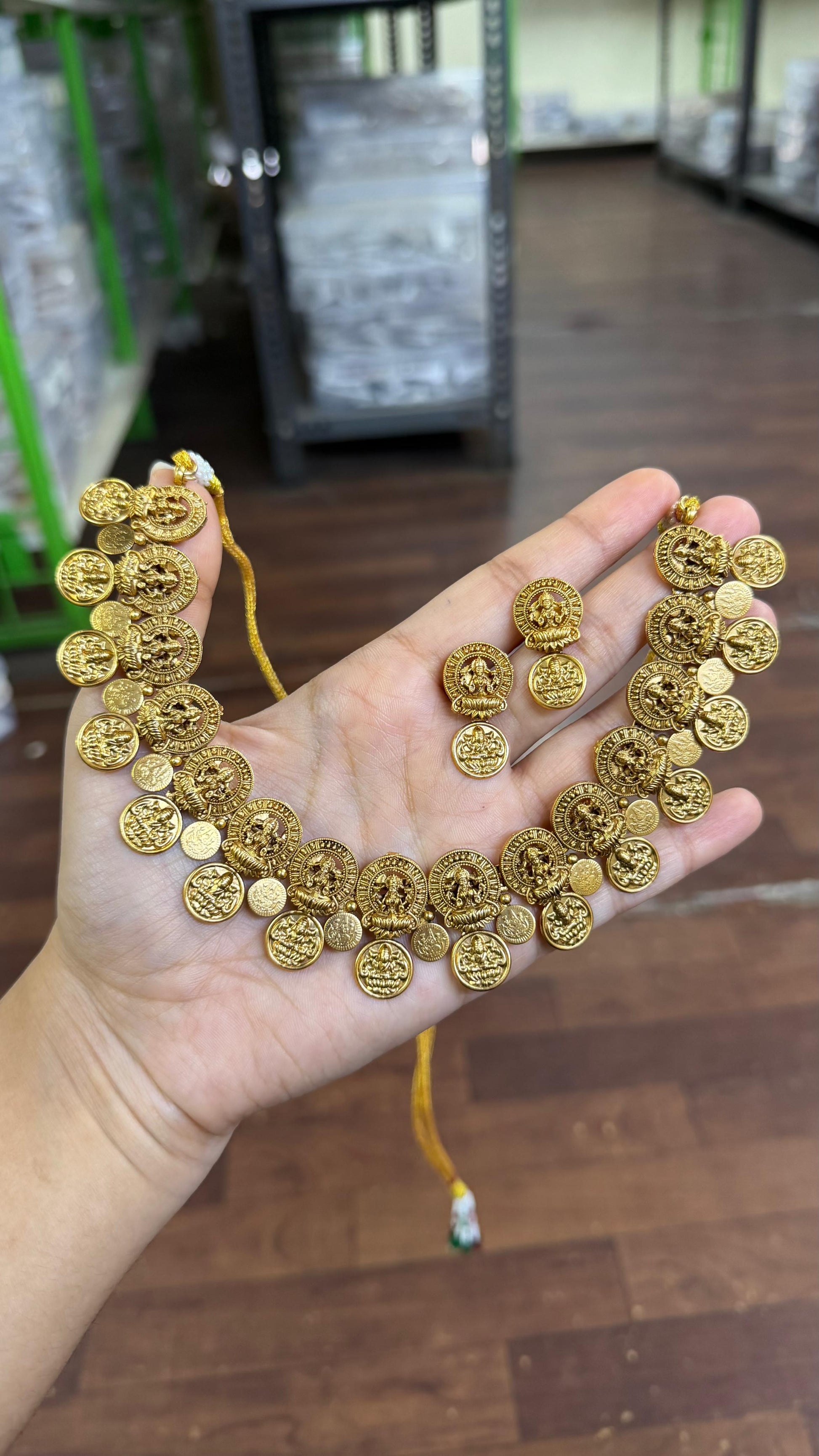 Traditional jewellery set