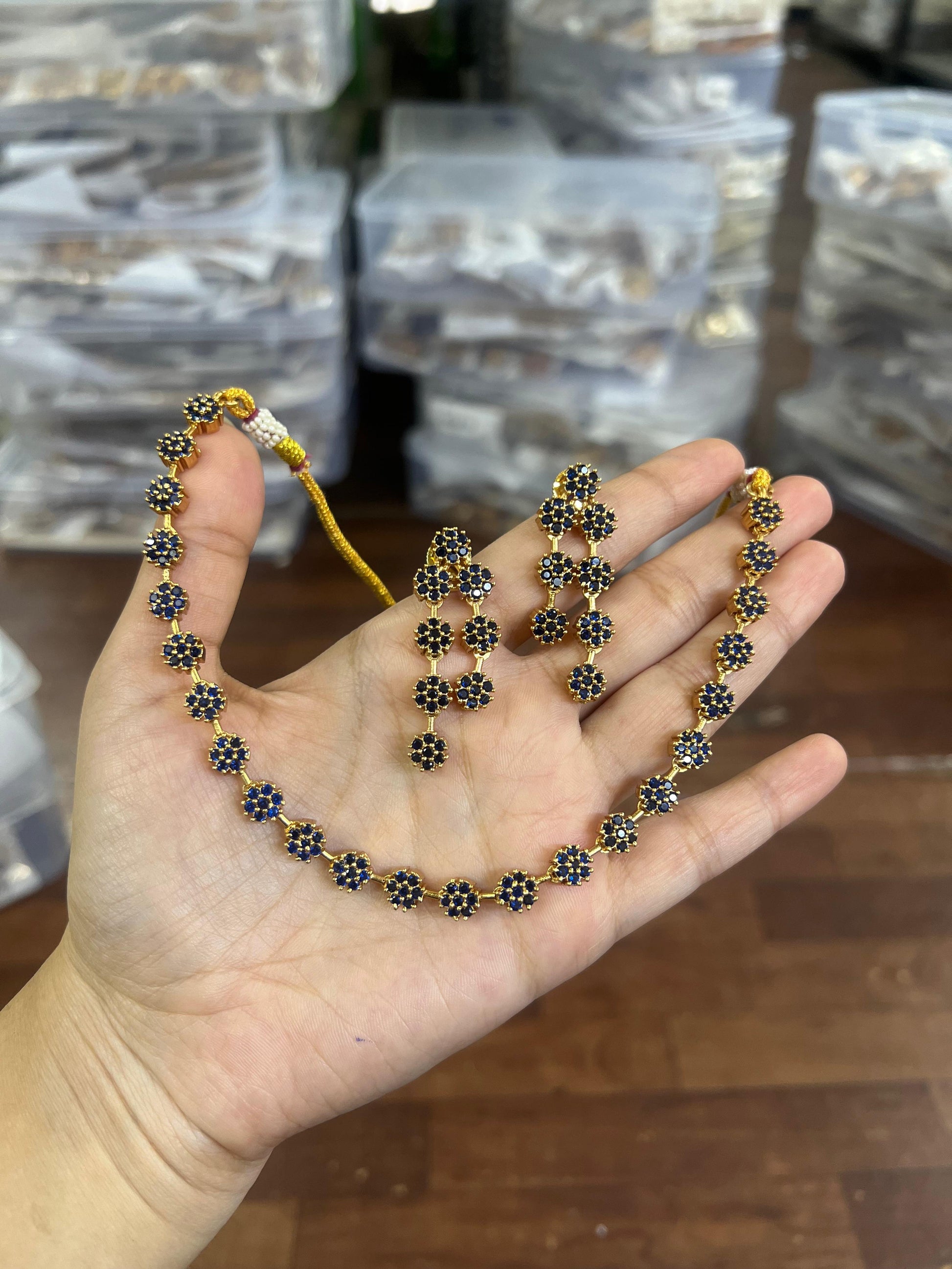 Simple stoned necklace