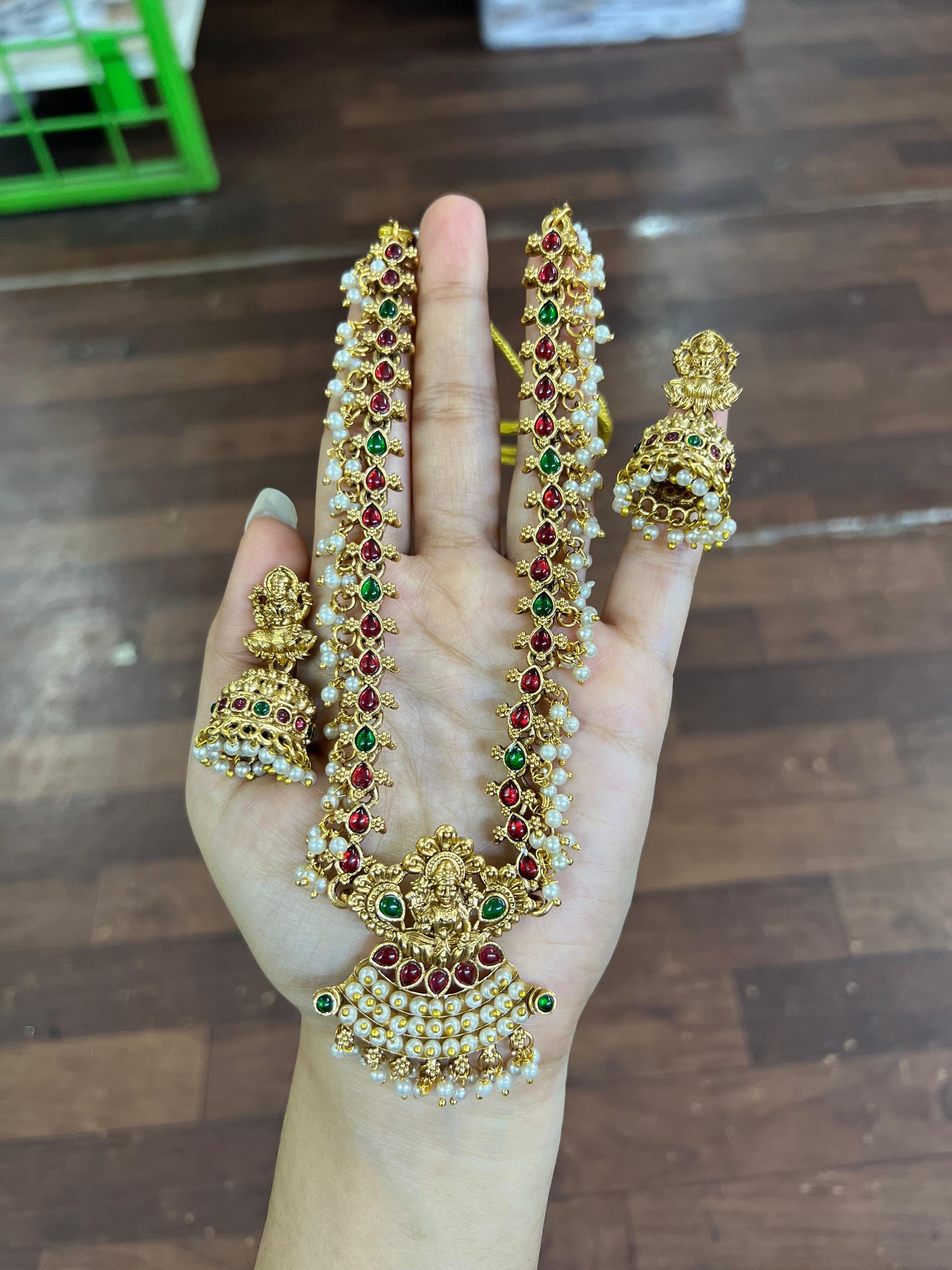 Long saree mala