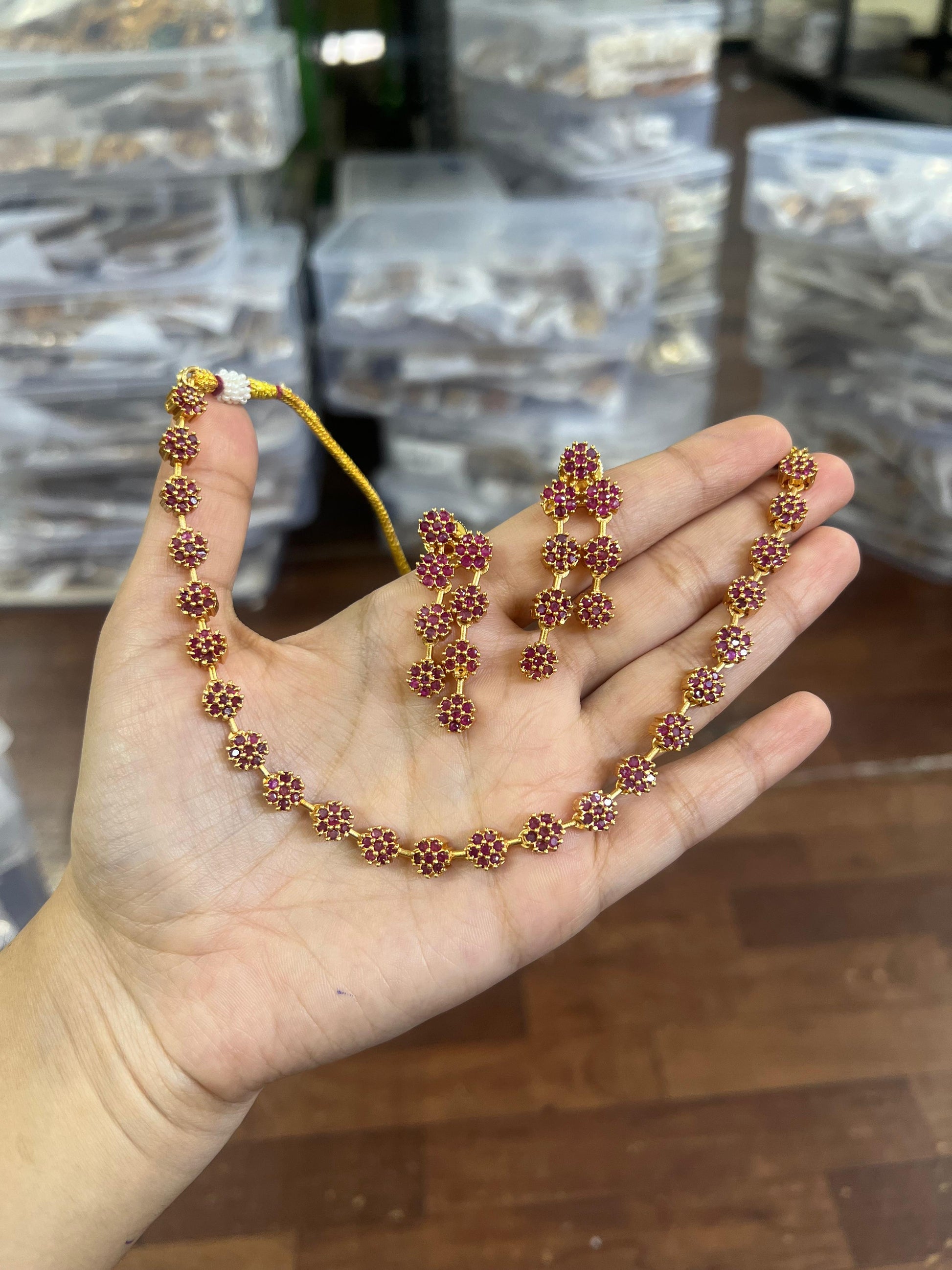 Simple stoned necklace