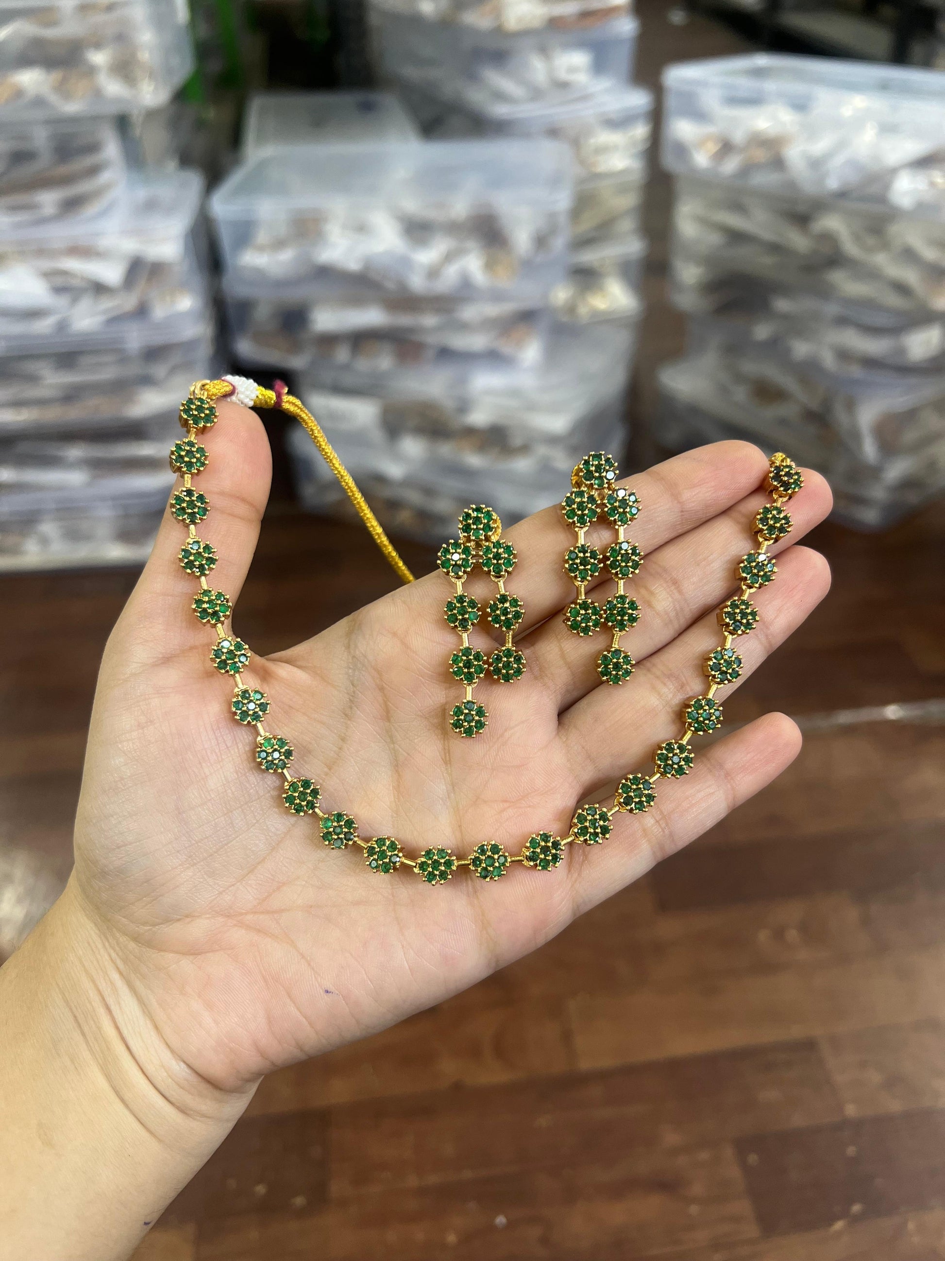 Simple stoned necklace