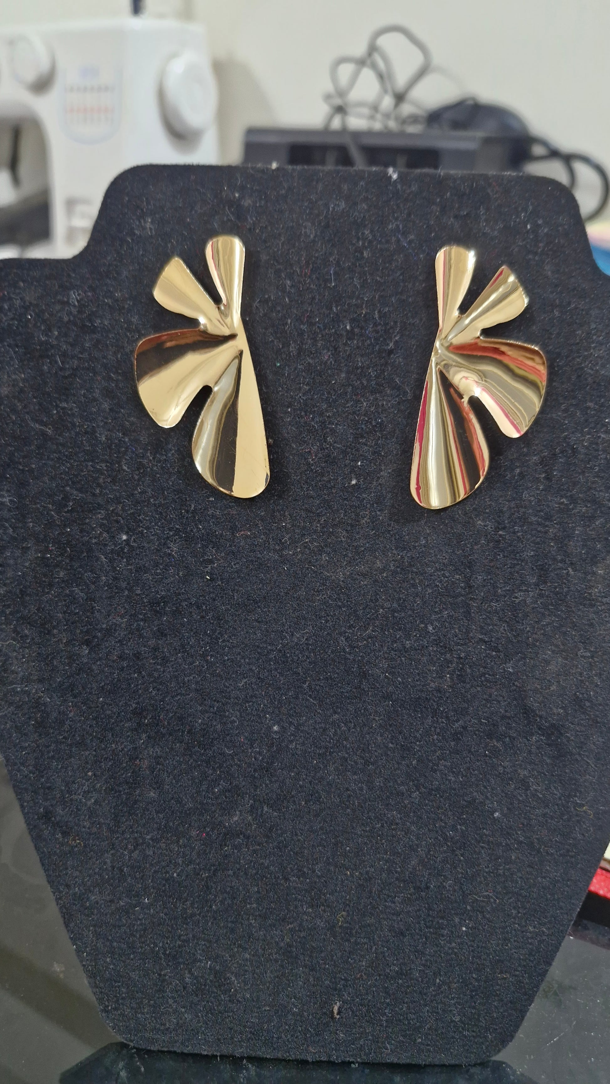 Golden half flower earrings